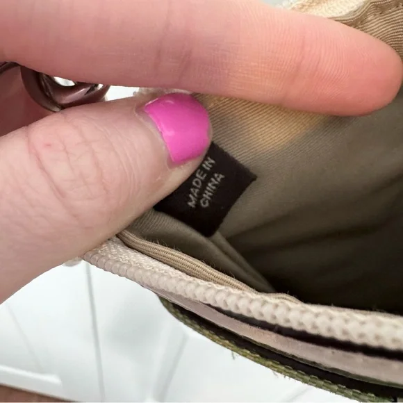 Vintage 90’s Coach Lime Green Signature Monogram Pattern Canvas Crossbody Bag - Picture 12 of 15